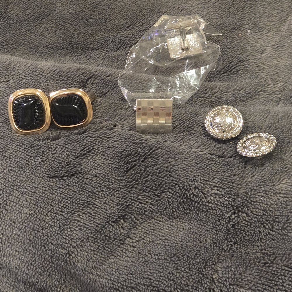 Men's Cufflinks Set. 3 Sets. Vtg To Modern. Gold And Silver Tone.